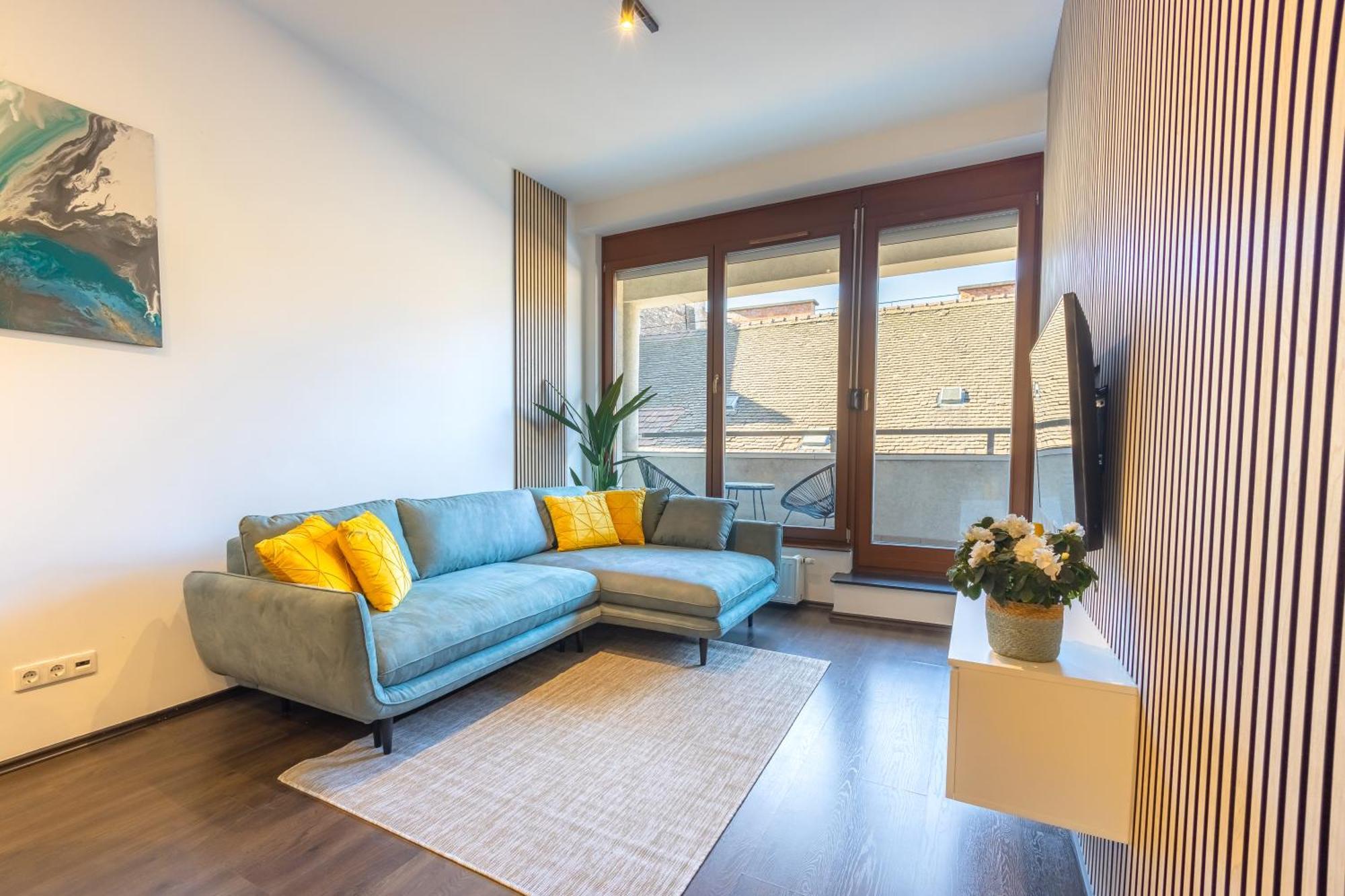 Апартаменты Free Parkin Sensational Location 3room *