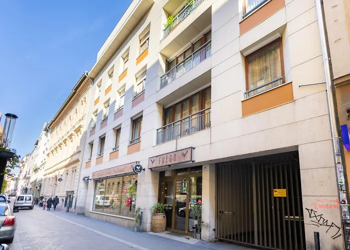 Free Parkin Sensational Location 3Room Apt